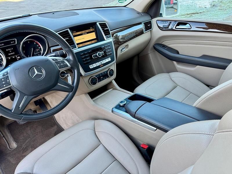 Gebraucht Mercedes ML350 258 PS (189 kW) 2012 Weiß SUV