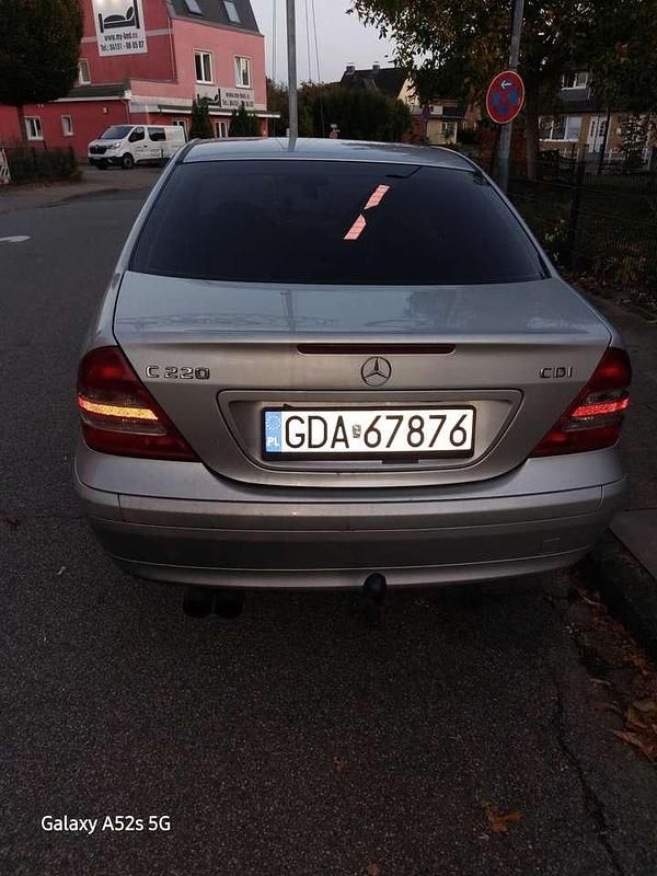 Gebraucht Mercedes 220 143 PS (105 kW) 2004 Limousine