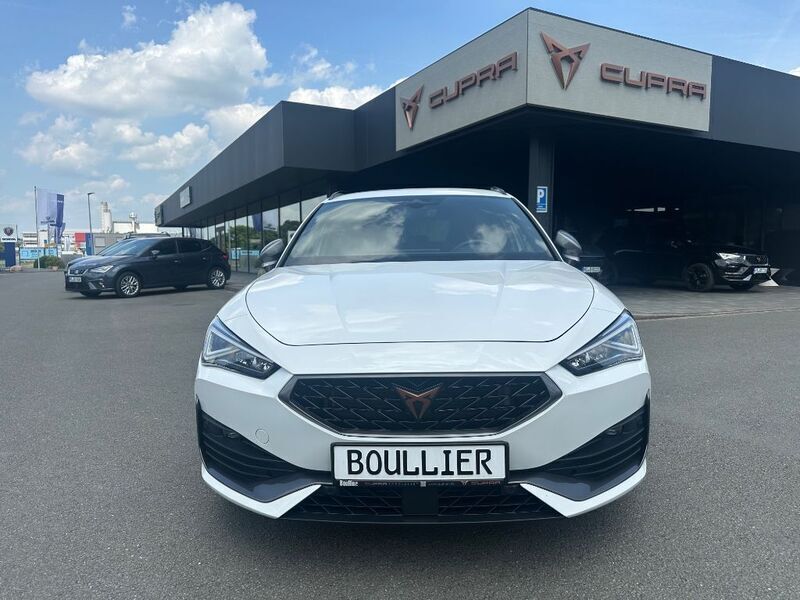 Weiß Gebraucht 2023 Cupra Leon Limousine | 26.990 € (Fairer Preis) - Bild 1/4