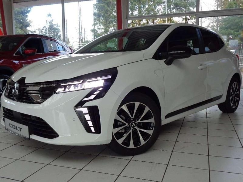 Neu Mitsubishi Colt Plus 91 PS (66 kW) 2025 Antarktisweiß Limousine