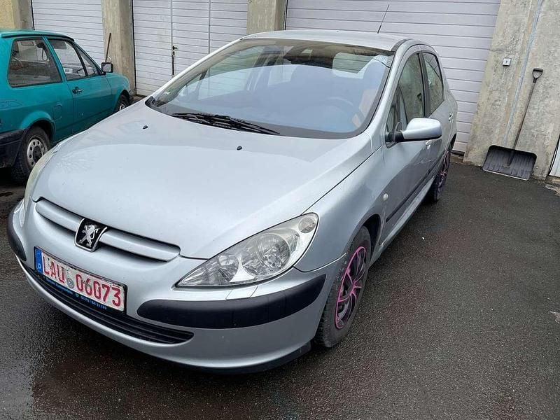Lackierung mit schutzlack Gebraucht 2002 Peugeot 307 Premium Limousine | 799 € (Guter Preis) - Bild 1/4