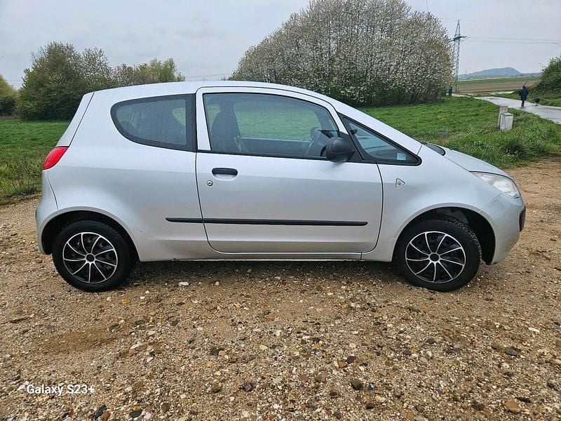 Usata Mitsubishi Colt 75 CV (55 kW) 2007 Argento Utilitaria