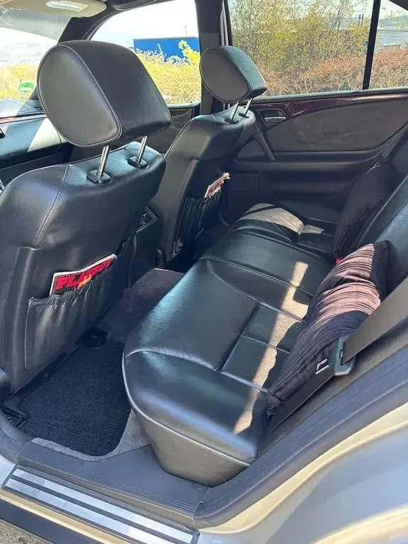 Gebraucht Mercedes E320 224 PS (164 kW) 1998 Schwarz Limousine