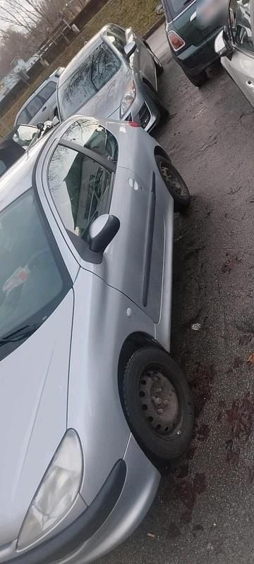 Gebraucht Peugeot 206 68 PS (50 kW) 2002 Grau Coupé