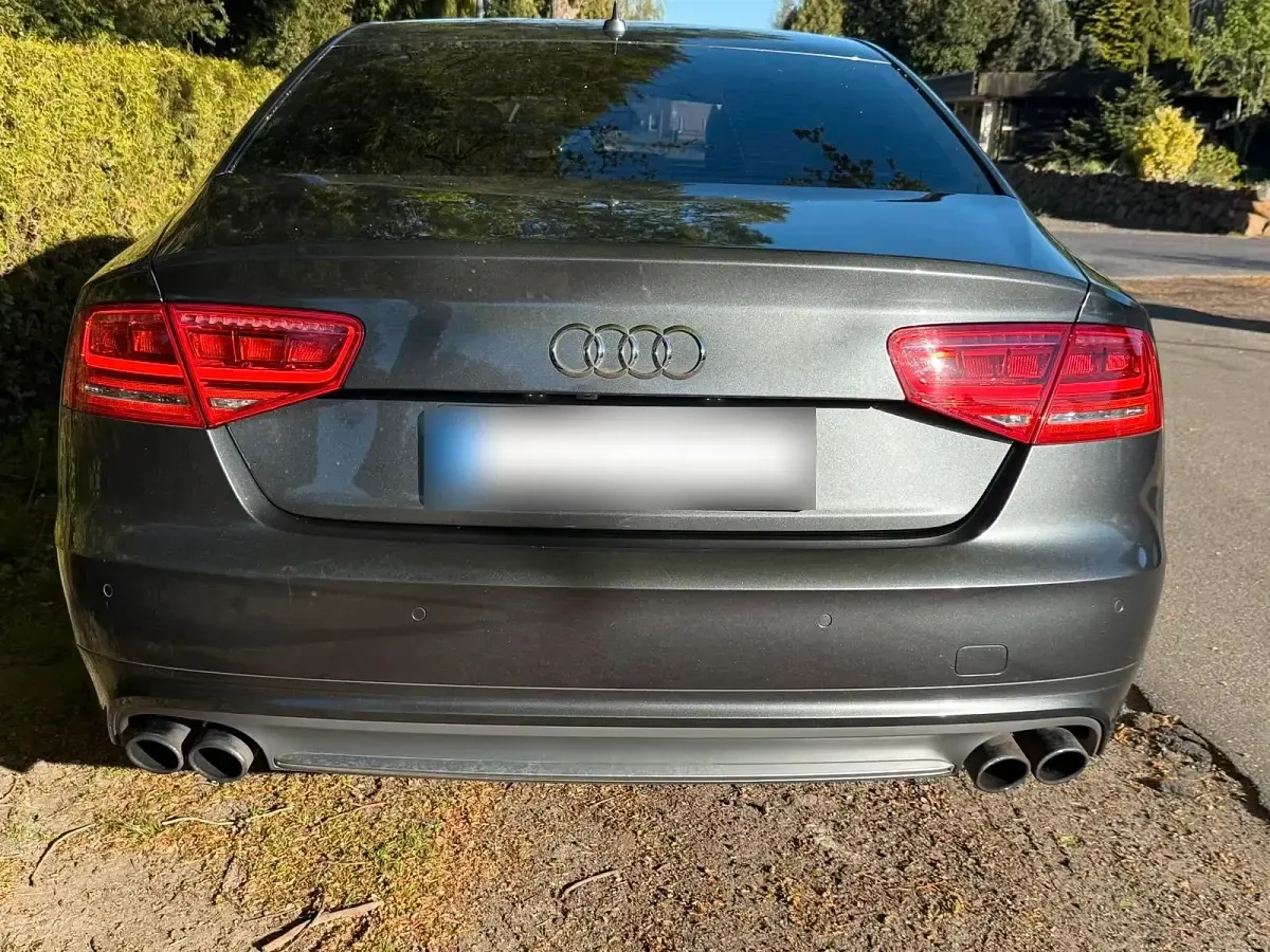 Second-hand Audi S8 Ambiente 519 CP (381 kW) 2013 Gri Berlinǎ