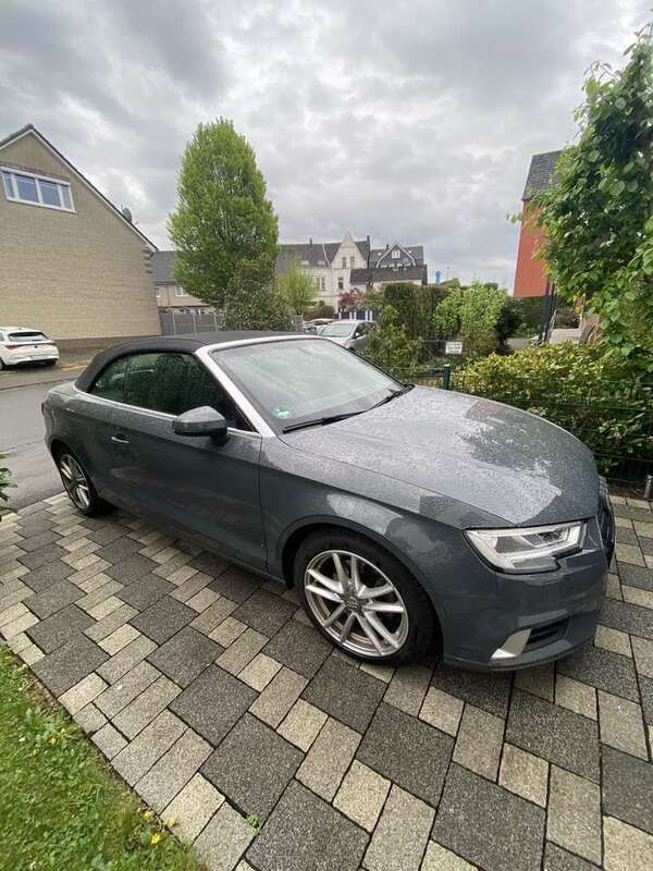 Grau Gebraucht 2020 Audi A3 Cabriolet Sport Cabrio | 23.950 € (Fairer Preis) - Bild 1/4