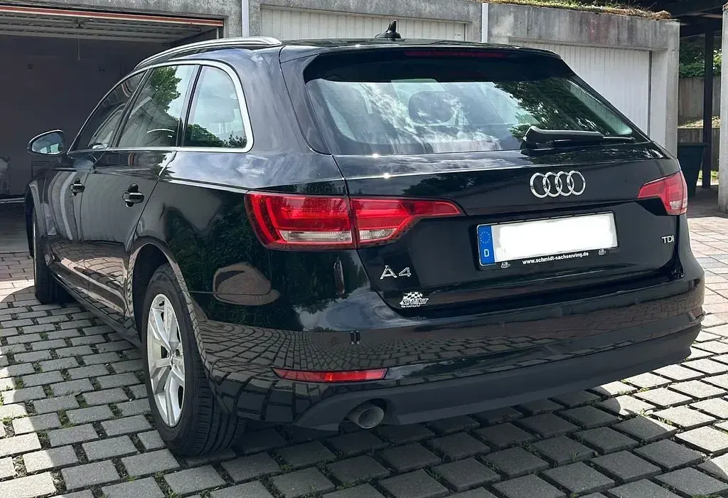Gebraucht Audi A4 Ambiente 150 PS (110 kW) 2016 Schwarz Kombi
