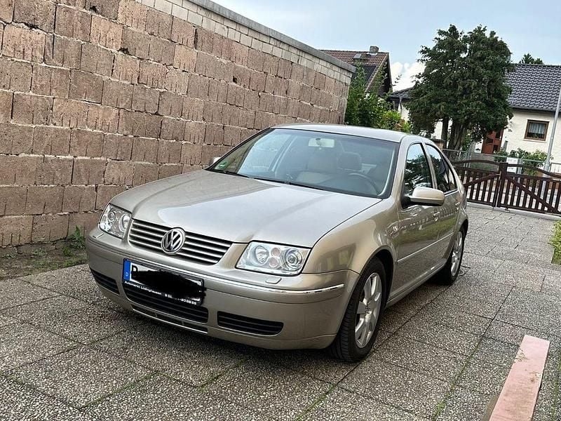 Beige Gebraucht 2004 VW Bora Highline Limousine | 2.000 € (Superpreis) - Bild 1/4