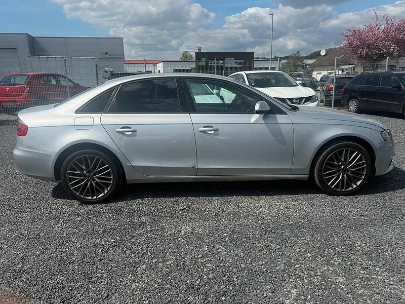 Second-hand Audi A4 120 CP (88 kW) 2010 Gri Berlinǎ