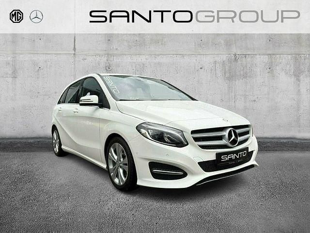 Weiß Gebraucht 2016 Mercedes B180 Urban Van / Kleinbus | 17.990 € (Fairer Preis) - Bild 1/4