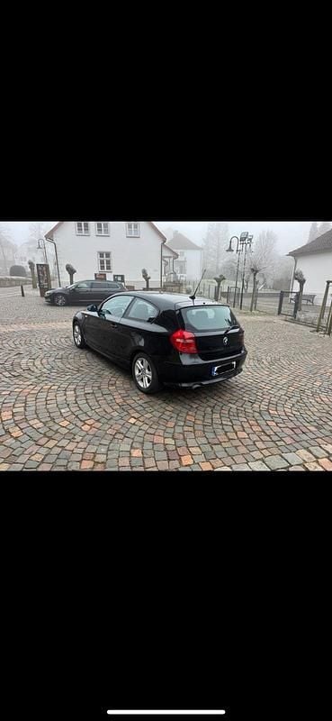 Schwarz Gebraucht 2007 BMW 120 Kleinwagen | 3.999 € (Guter Preis) - Bild 1/4