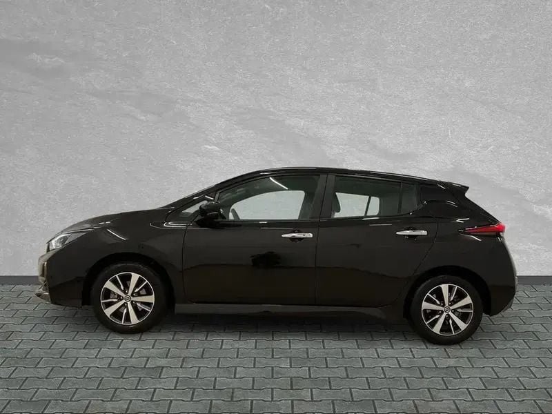 Gebraucht Nissan Leaf Acenta 110 kW (150 PS) 2022 Black metallic Kleinwagen