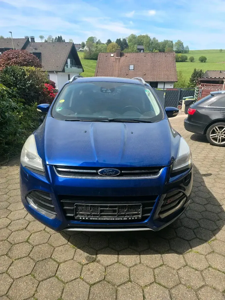 Second-hand Ford Kuga 190 CP (139 kW) 2014 Albastru SUV