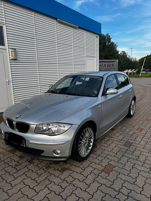 Silber Gebraucht 2005 BMW 118 Kleinwagen | 2.500 € (Guter Preis) - Bild 1/4