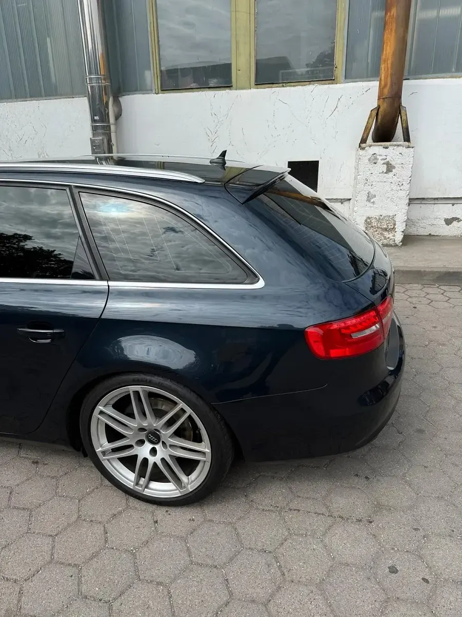 Gebraucht Audi A4 150 PS (110 kW) 2012 Blau Kombi