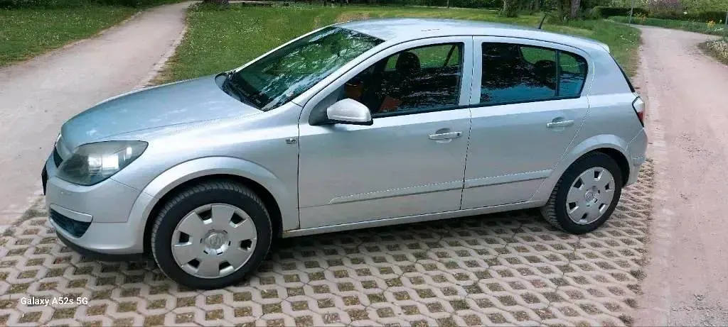 Gebraucht Opel Astra 105 PS (77 kW) 2004 Silber Kleinwagen