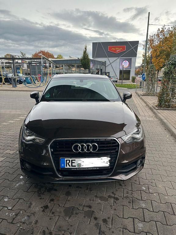 Braun Gebraucht 2012 Audi A1 Sportback S-Line Kleinwagen | 9.599 € (Guter Preis) - Bild 1/4