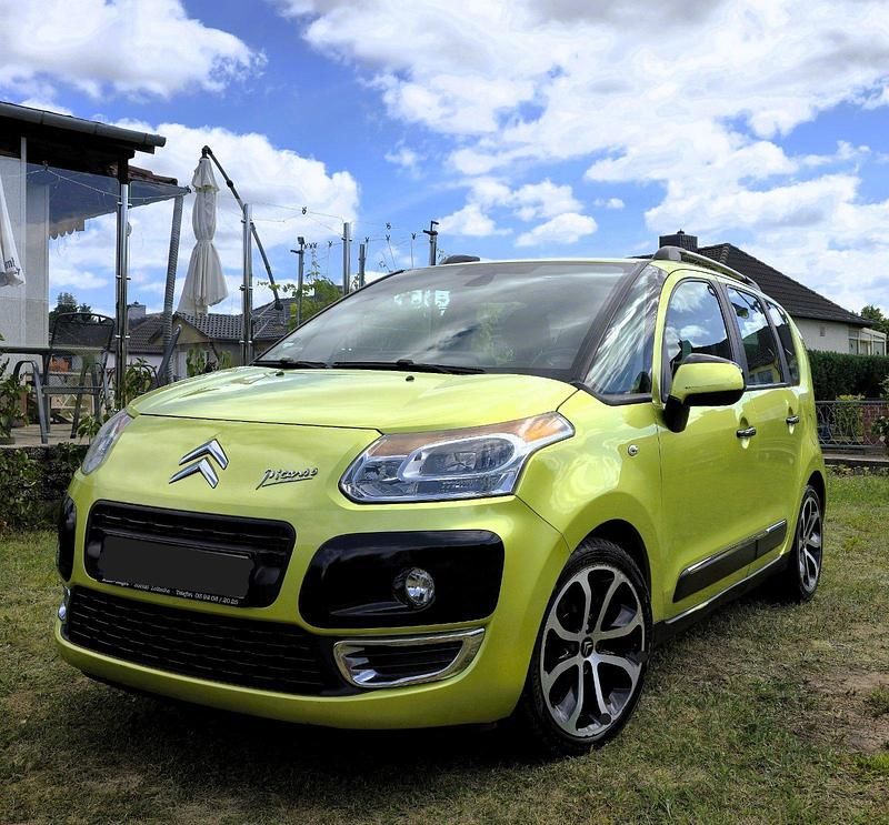 Grün Gebraucht 2009 Citroën C3 Picasso Van / Kleinbus | 4.450 € (Fairer Preis) - Bild 1/4