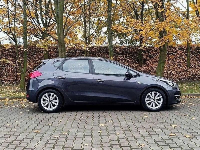 Gebraucht Kia Ceed 99 PS (72 kW) 2015 Grau Kleinwagen