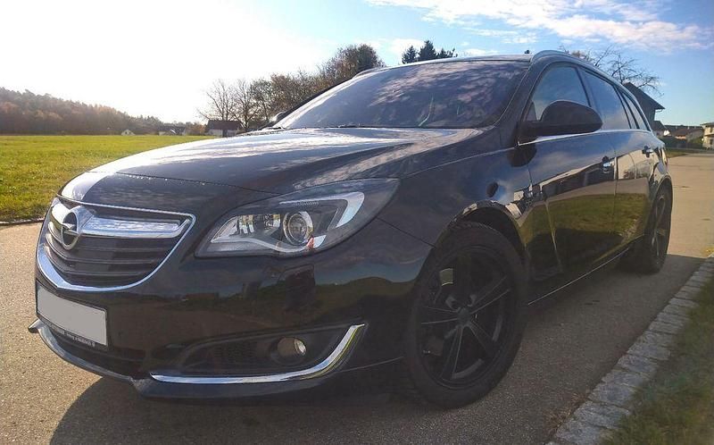 Schwarz Gebraucht 2016 Opel Insignia OPC Kombi | 11.900 € - Bild 1/4