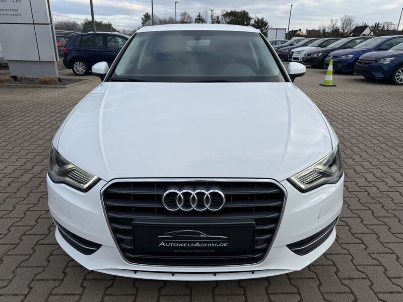 Gebraucht Audi A3 Sportback Ambiente 110 PS (80 kW) 2016 Ibisweiß Kleinwagen