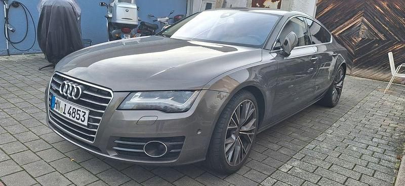Braun Gebraucht 2012 Audi A7 Sportback Ambiente Kleinwagen | 11.190 € (Superpreis) - Bild 1/4