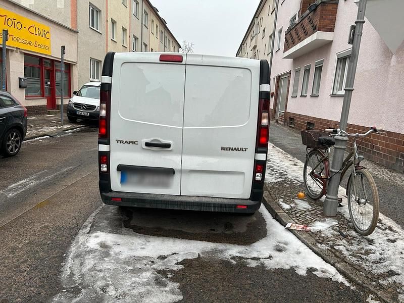 Gebraucht Renault Trafic 116 PS (85 kW) 2018 Weiß Van / Kleinbus