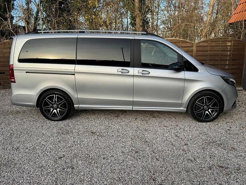 Gebraucht Mercedes V300 AMG 237 PS (174 kW) 2021 Silber Van / Kleinbus