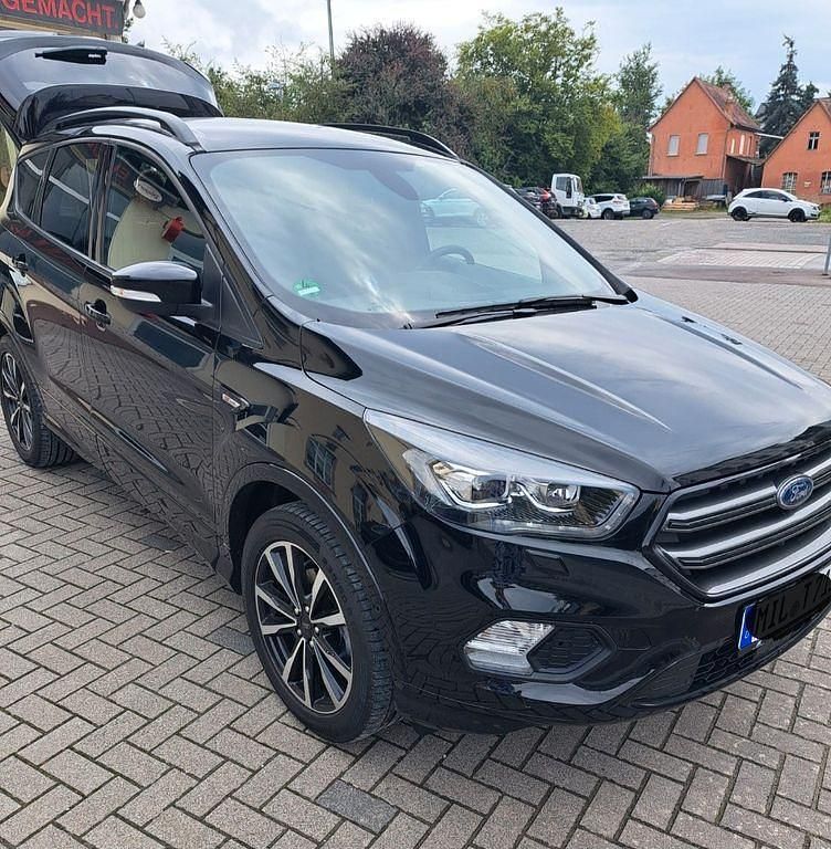 Gebraucht Ford Kuga ST-Line 150 PS (110 kW) 2017 Schwarz SUV