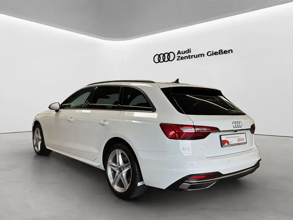 Gebraucht Audi A4 Advanced 204 PS (150 kW) 2023 Weiß Kombi