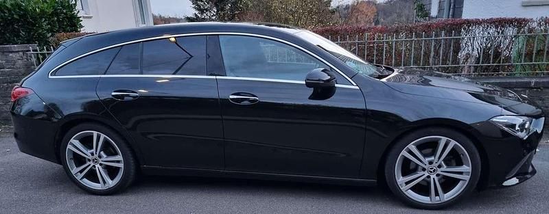 Gebraucht 2019 Mercedes CLA180 Shooting Brake Progressive Kombi | 21.990 € (Fairer Preis) - Bild 1/4