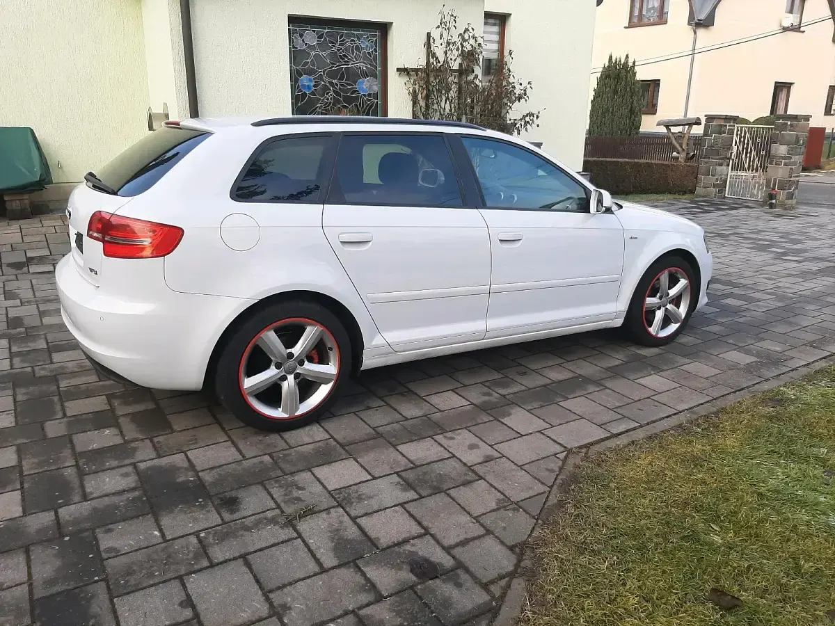 Gebraucht Audi A3 Sportback S-Line 125 PS (91 kW) 2011 Weiß Kleinwagen