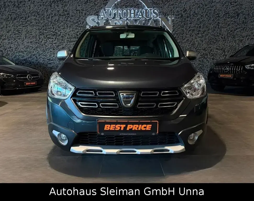 Gebraucht Dacia Lodgy Stepway 131 PS (96 kW) 2020 Grau Van / Kleinbus