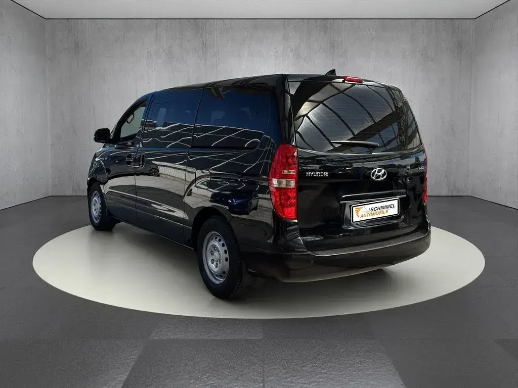 Gebraucht Hyundai H-1 Premium 170 PS (125 kW) 2020 Timeless black Van / Kleinbus