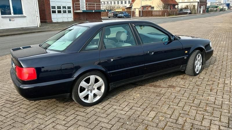 Gebraucht Audi A6 Ambiente 125 PS (91 kW) 1996 Blau Limousine