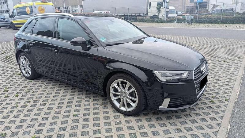 Schwarz Gebraucht 2018 Audi A3 Kombi | 14.900 € (Fairer Preis) - Bild 1/4