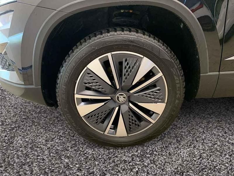 Gebraucht Skoda Karoq Tour 150 PS (110 kW) 2025 Schwarzmagic perleffekt SUV