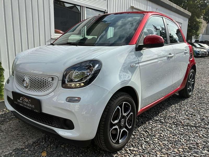 Weiß Gebraucht 2016 Smart ForFour Passion Limousine | 11.990 € (Fairer Preis) - Bild 1/4