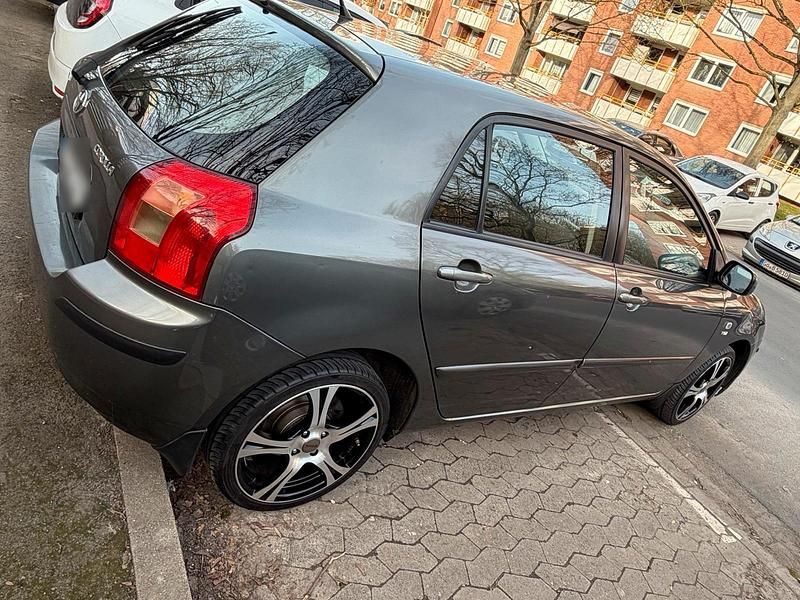 Gebraucht Toyota Corolla 96 PS (70 kW) 2004 Grau Kleinwagen