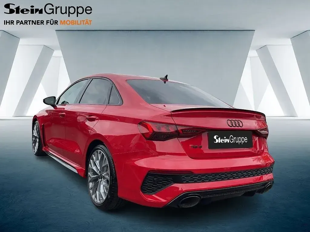 Gebraucht Audi RS3 Sport 400 PS (294 kW) 2023 Rot Limousine