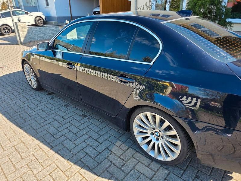 Second-hand BMW 530 231 CP (169 kW) 2003 Albastru Berlinǎ