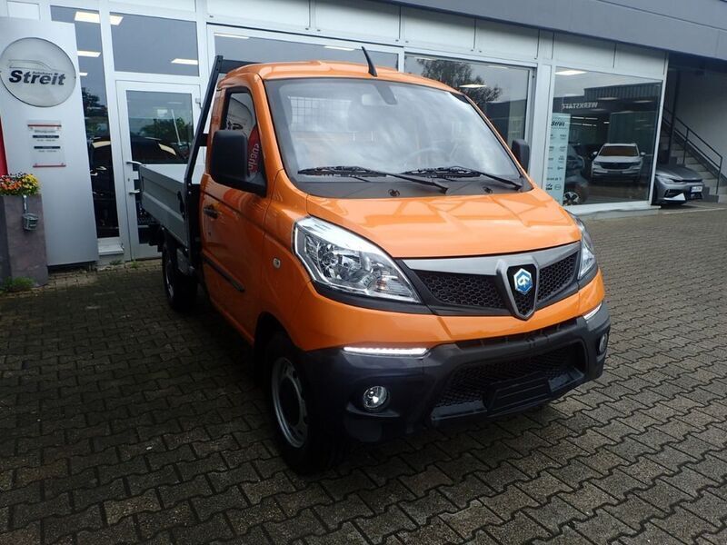 Gebraucht Piaggio Porter 106 PS (77 kW) 2024 Orange Kombi