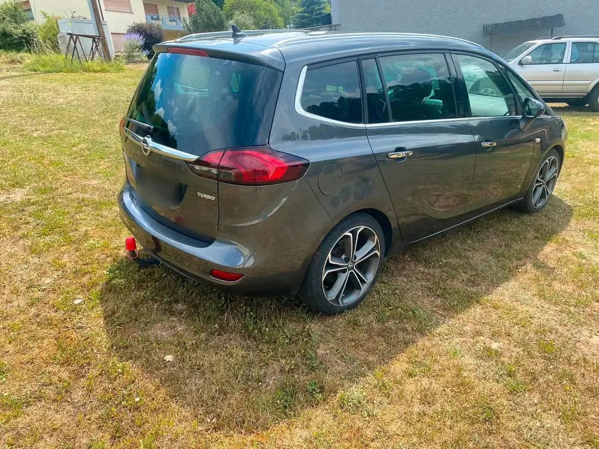 Gebraucht Opel Zafira Tourer 140 PS (102 kW) 2012 Grau Van / Kleinbus