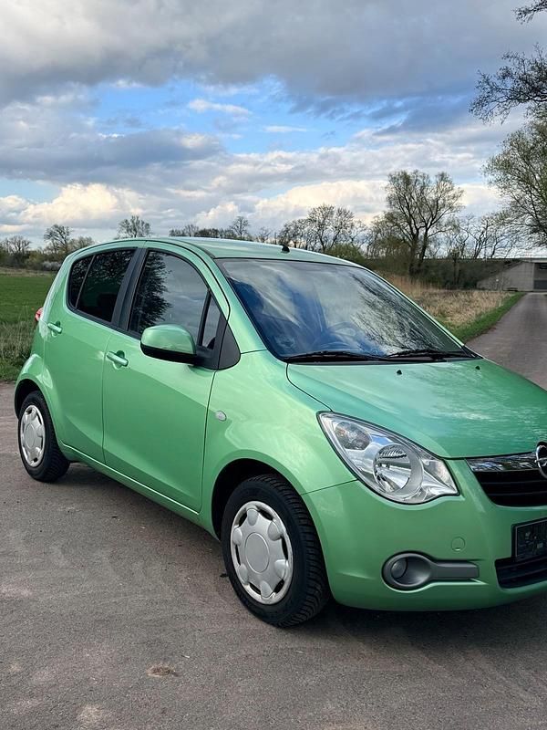 Second-hand Opel Agila 65 CP (47 kW) 2009 Verde Hatchback
