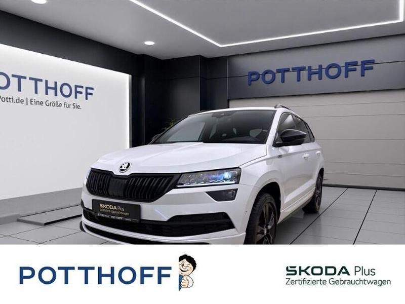 Moonweiss metallic Gebraucht 2020 Skoda Karoq SportLine SUV | 25.221 € (Fairer Preis) - Bild 1/4