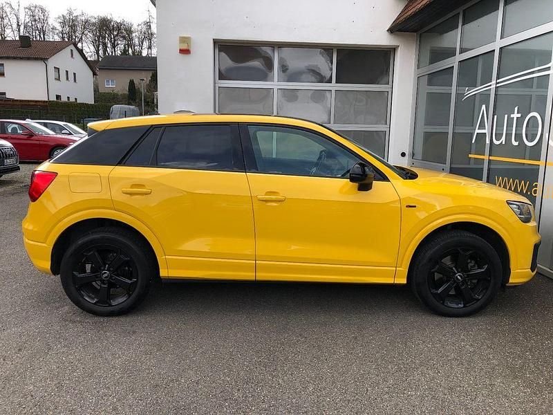 Gebraucht Audi Q2 S-Line 150 PS (110 kW) 2017 Gelb SUV