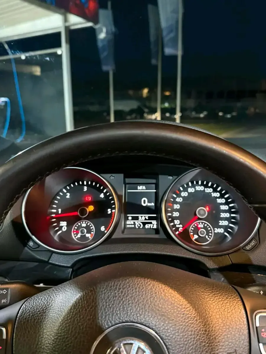Usado VW Golf 105 HP (77 kW) 2011 Cabrios