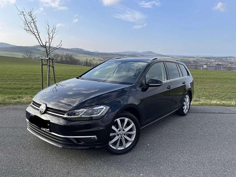 Gebraucht VW Golf VII Highline 150 PS (110 kW) 2019 Schwarz Kombi