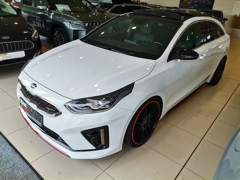 Gebraucht Kia ProCeed Sport 204 PS (150 kW) 2020 (hw2) deluxe white m Kleinwagen