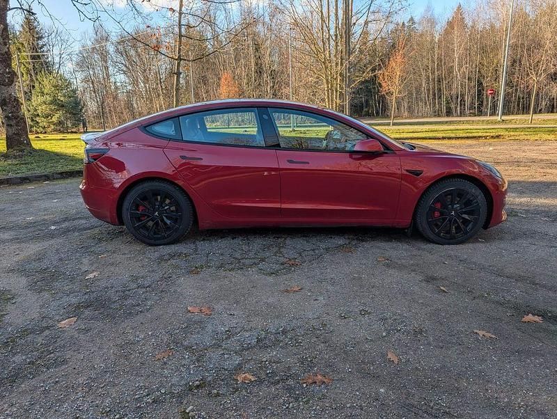 Gebraucht Tesla Model 3 260 kW (354 PS) 2021 Rot Limousine
